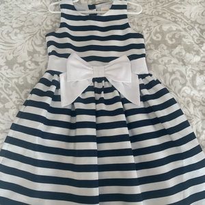 ⭐️ Girl’s dresses size 5